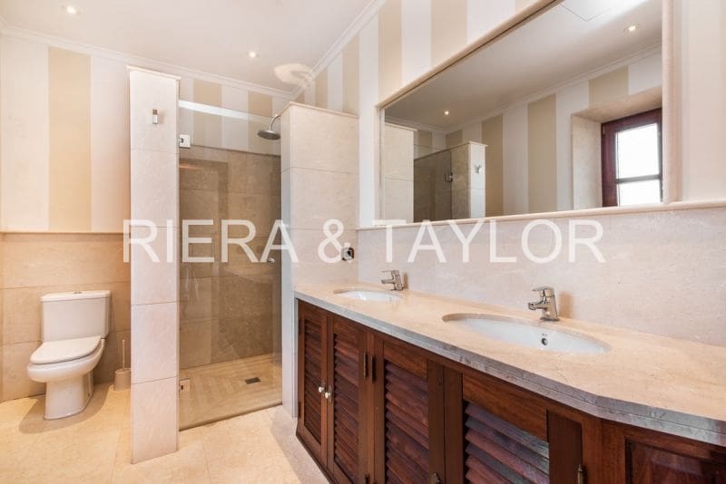 4 bedroom Finca/Country House for sale in Portocristo / Port de Manacor - € 2,975,000 (Ref: 8510751)