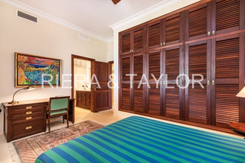 4 bedroom Finca/Country House for sale in Portocristo / Port de Manacor - € 2,975,000 (Ref: 8510751)