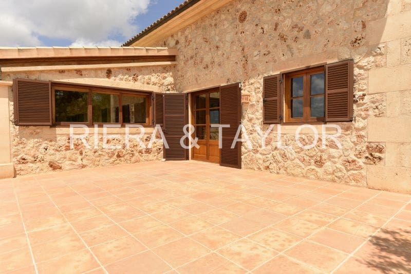 4 bedroom Finca/Country House for sale in Portocristo / Port de Manacor - € 2,975,000 (Ref: 8510751)