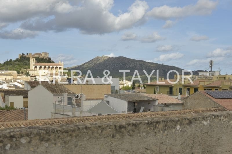 9 soverom Hus til salgs i Arta - € 585 000 (Ref: 8560791)