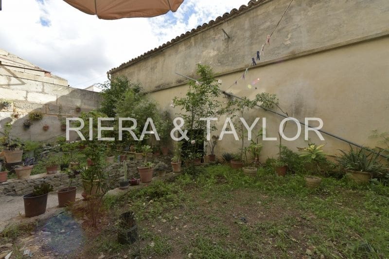 9 soverom Hus til salgs i Arta - € 585 000 (Ref: 8560791)