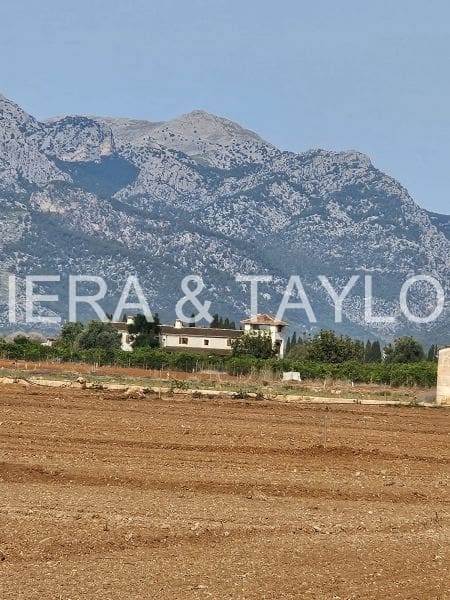 Ubebygd land til salgs i Llubi - € 299 000 (Ref: 8583554)