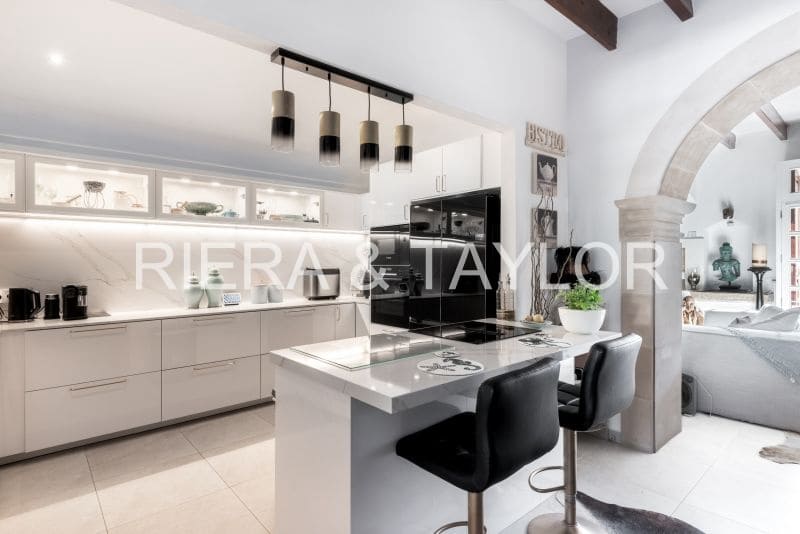 5 soveværelse Byhus til salg i Son Servera - € 850.000 (Ref: 8607622)