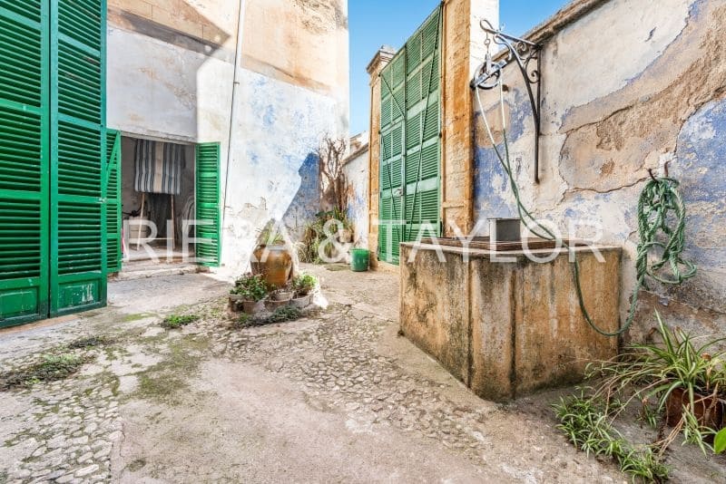 9 soveværelse Byhus til salg i Manacor - € 1.600.000 (Ref: 8633895)