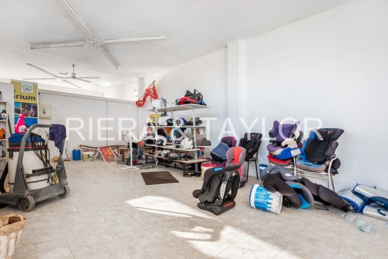 Erhverv til salg i Cala Mandia - € 600.000 (Ref: 8687038)