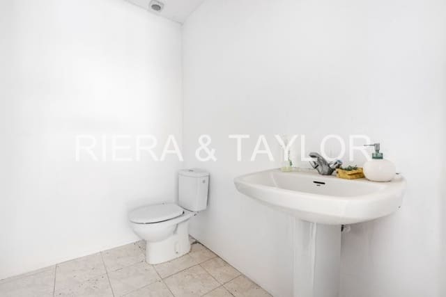 Erhverv til salg i Cala Mandia, Manacor - € 600.000 (Ref: 8687038)