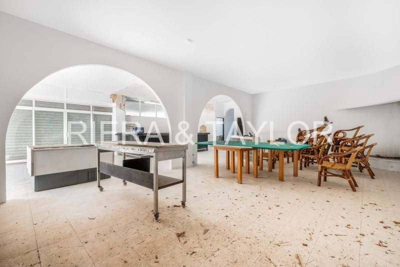 Erhverv til salg i Cala Mandia - € 600.000 (Ref: 8687038)