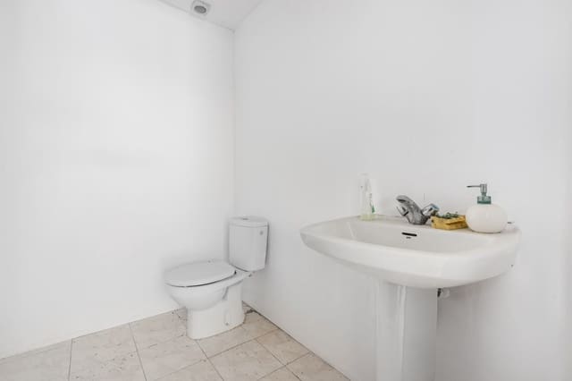 Commercieel te koop in Cala Mandia, Manacor - € 600.000 (Ref: 8687038)