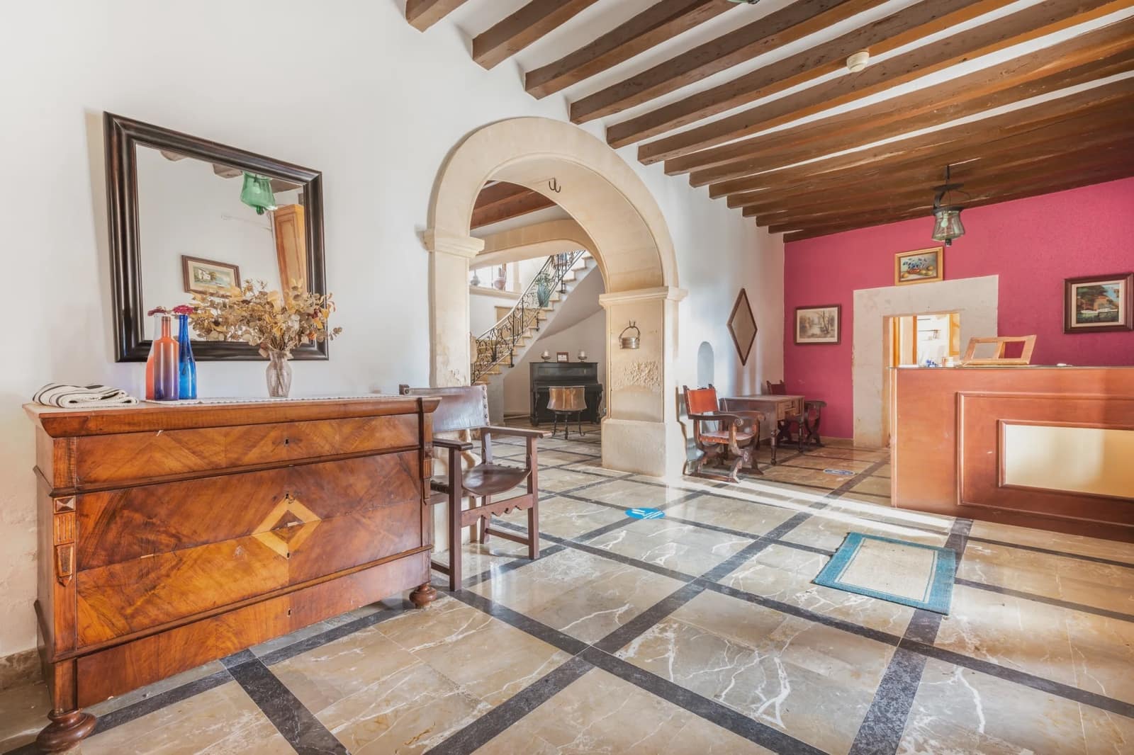 21 bedroom Hotel for sale in Sencelles - € 6,999,000 (Ref: 8690691)