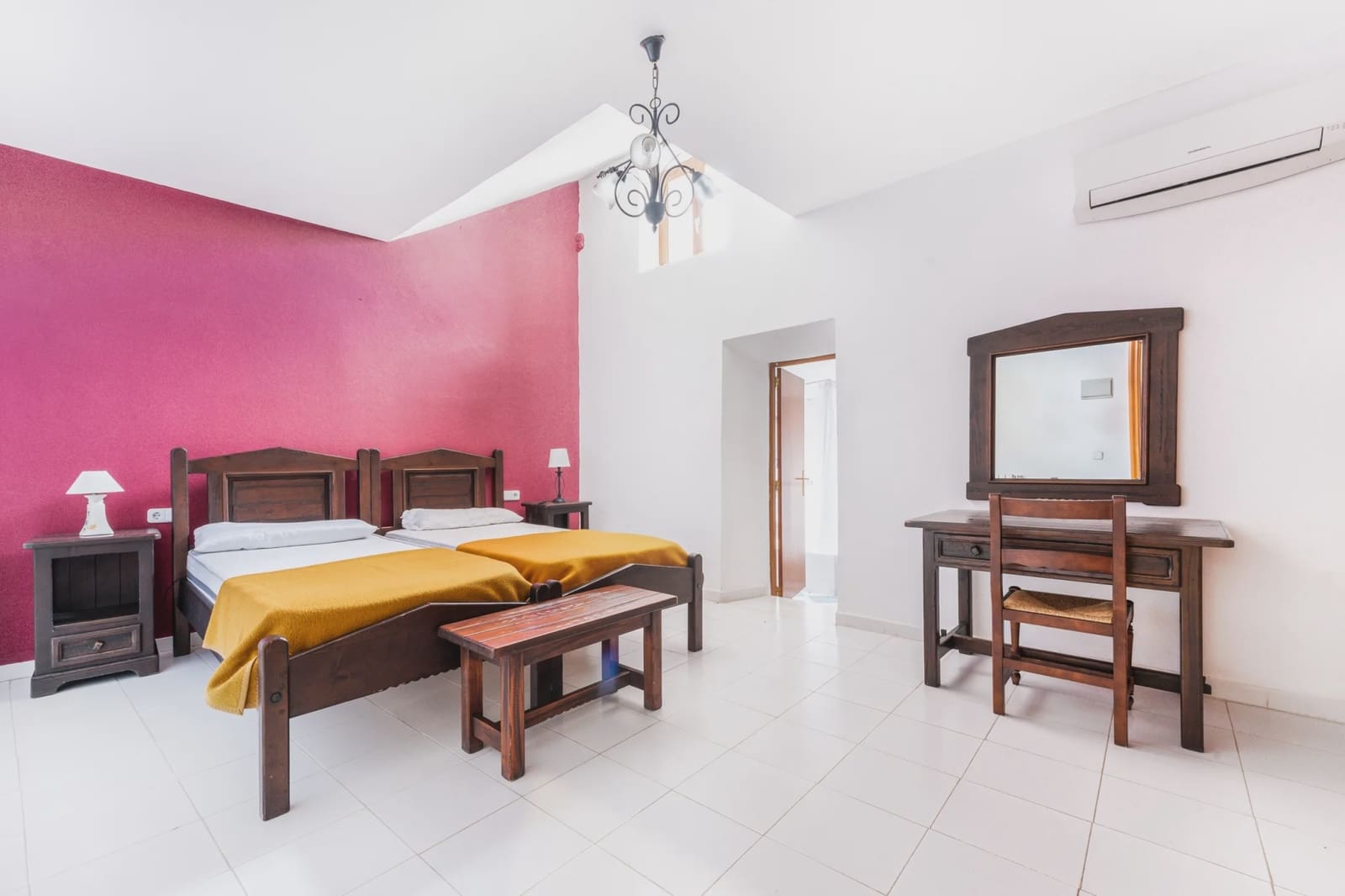 21 bedroom Hotel for sale in Sencelles - € 6,999,000 (Ref: 8690691)