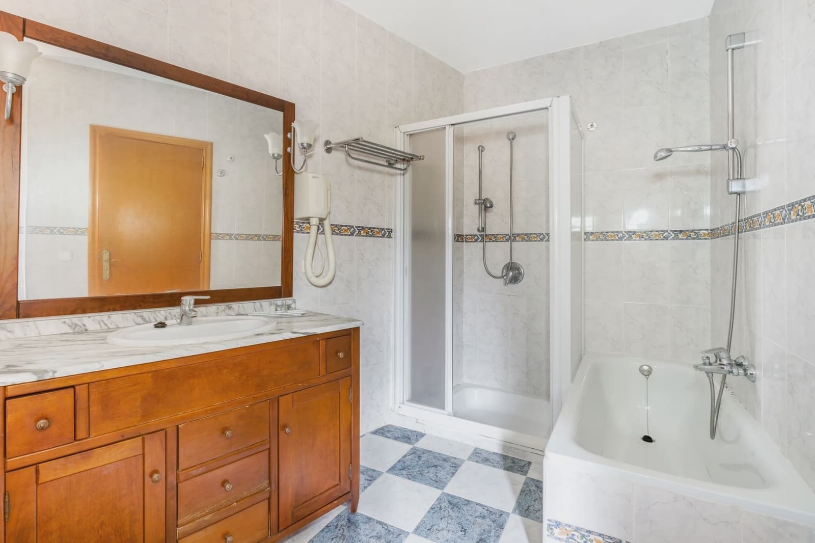 21 bedroom Hotel for sale in Sencelles - € 6,999,000 (Ref: 8690691)