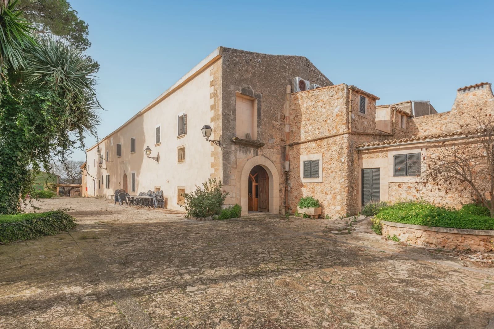 21 bedroom Hotel for sale in Sencelles - € 6,999,000 (Ref: 8690691)