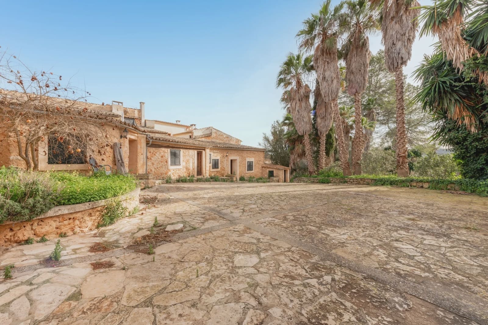 21 bedroom Hotel for sale in Sencelles - € 6,999,000 (Ref: 8690691)