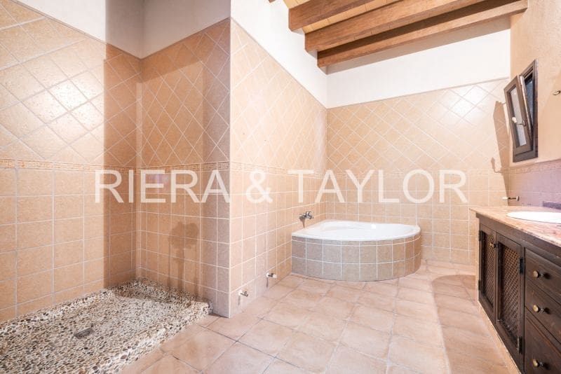 8 soveværelse Byhus til salg i Capdepera - € 585.000 (Ref: 8695289)