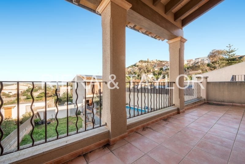 8 soveværelse Byhus til salg i Capdepera - € 585.000 (Ref: 8695289)