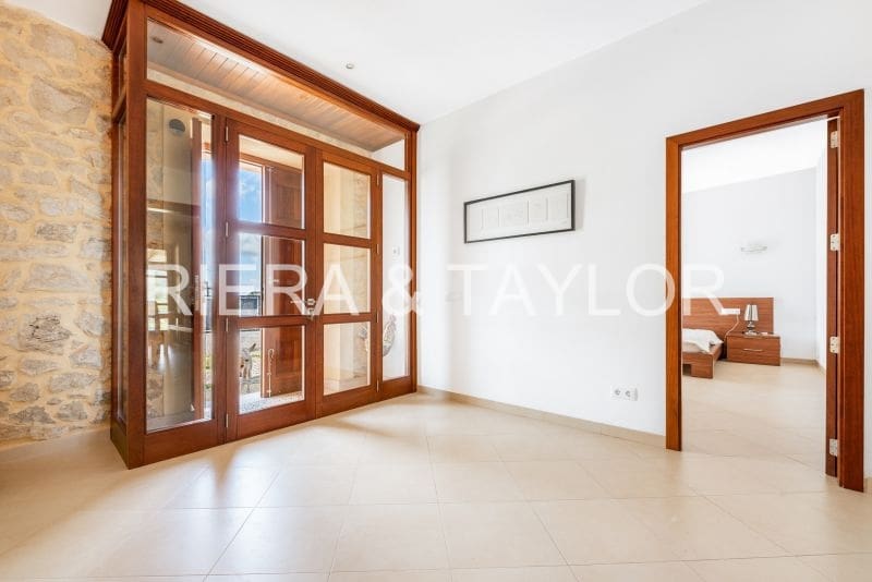 4 makuuhuone Maalaistalo myytävänä paikassa Petra - 700 000 € (Ref: 8839333)