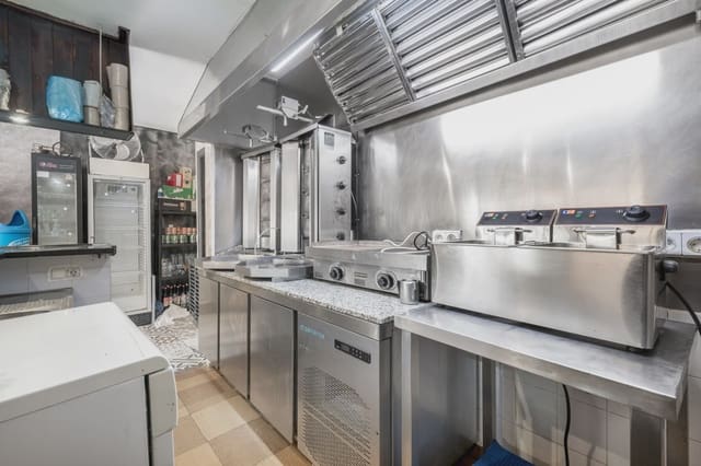 Commercieel te koop in Calas de Mallorca, Manacor - € 169.900 (Ref: 8868570)