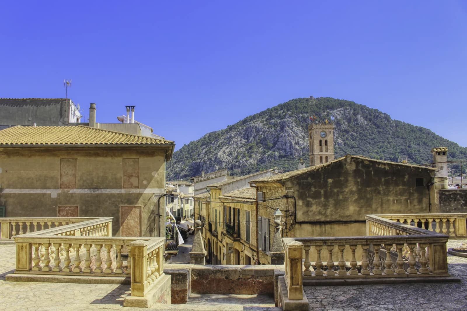 6 bedroom Townhouse for sale in Pollensa / Pollenca - € 790,000 (Ref: 8885485)