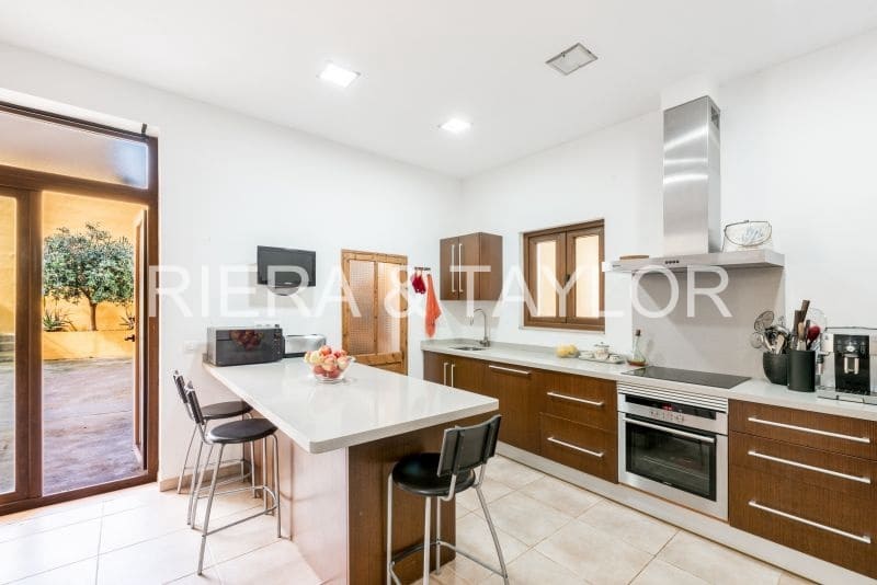 5 soveværelse Byhus til salg i Son Servera - € 759.900 (Ref: 8973967)