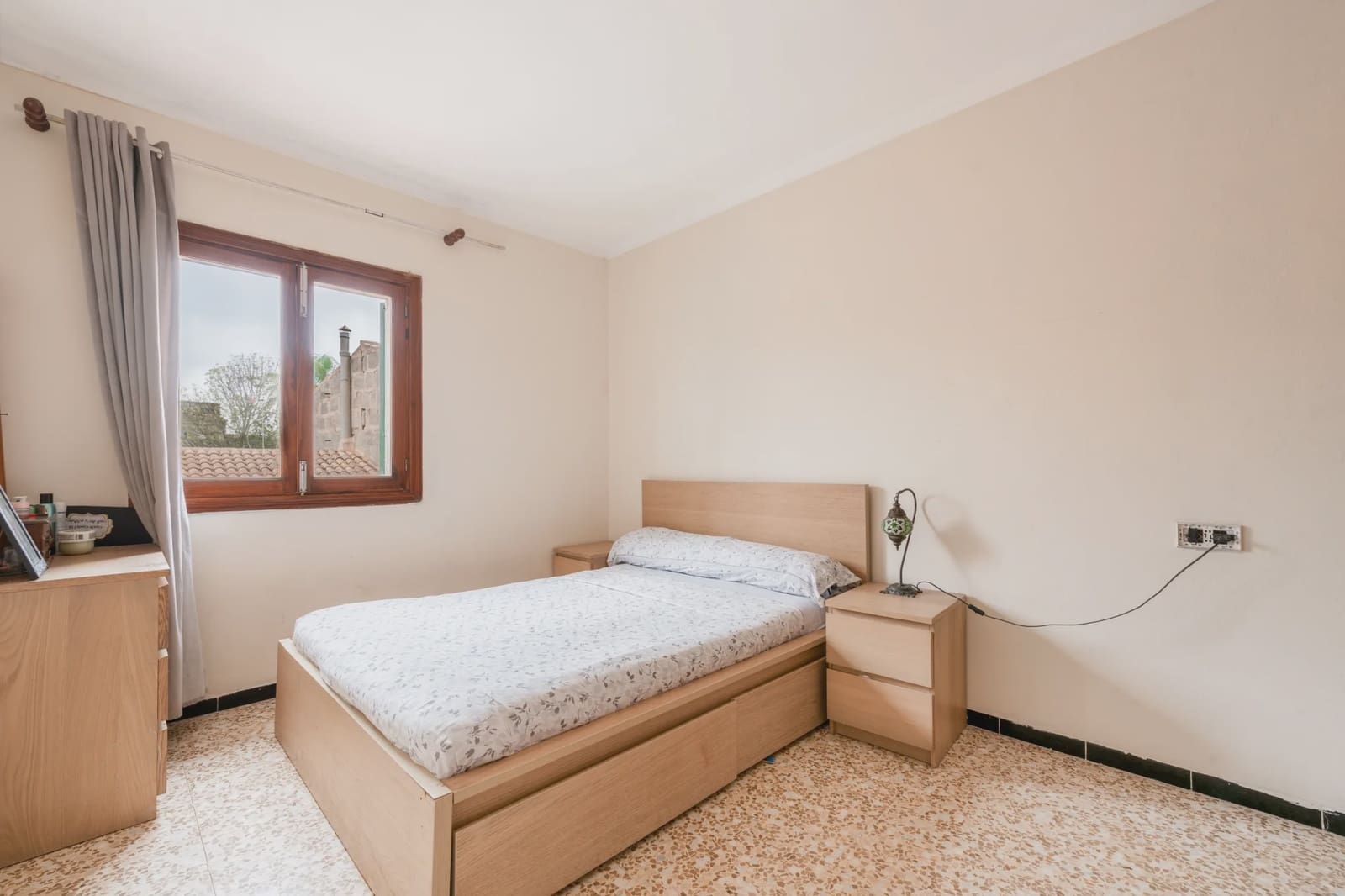 5 bedroom Apartment for sale in Ses Salines - € 370,000 (Ref: 8994160)