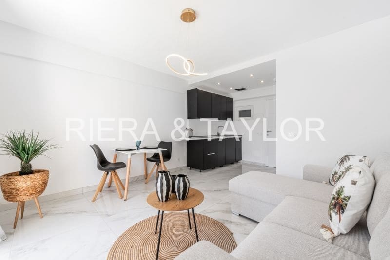 Apartment for sale in Calas de Mallorca - € 149,000 (Ref: 9019247)