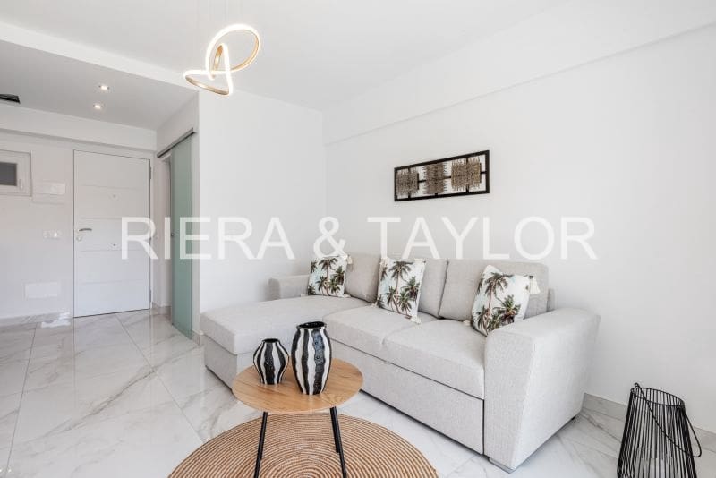 Apartment for sale in Calas de Mallorca - € 149,000 (Ref: 9019247)