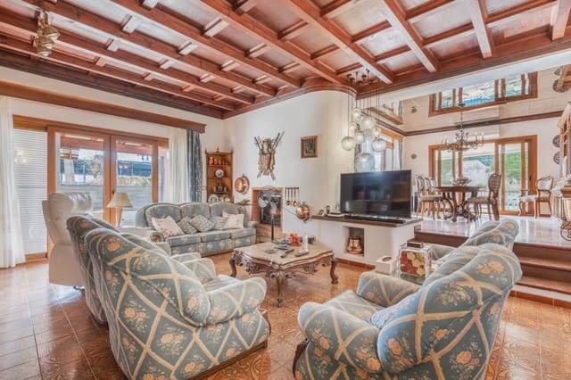 6 makuuhuone Omakotitalo myytävänä paikassa Sa Coma, Sant Llorenç des Cardassar - 1 100 000 € (Ref: 9072246)