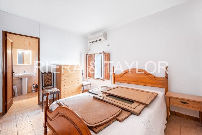 4 bedroom Townhouse for sale in Vilafranca de Bonany - € 325,000 (Ref: 9074110)