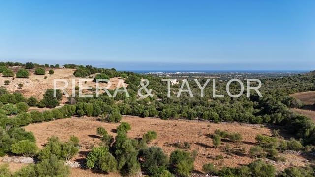 Grunde uden byggetilladelser til salg i Sant Llorenç des Cardassar - € 550.000 (Ref: 9130850)