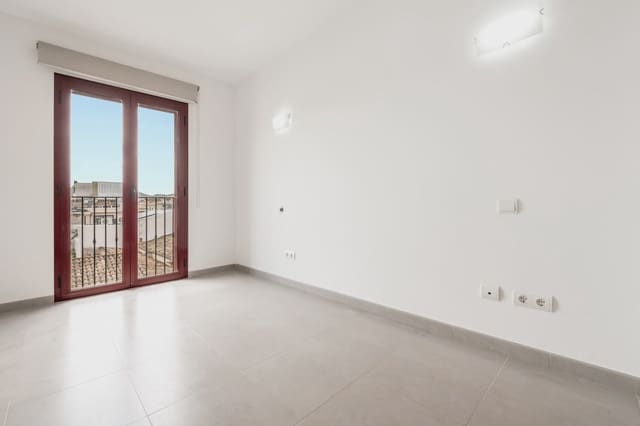 2 bedroom Apartment for sale in Manacor - € 290,000 (Ref: 9162760)
