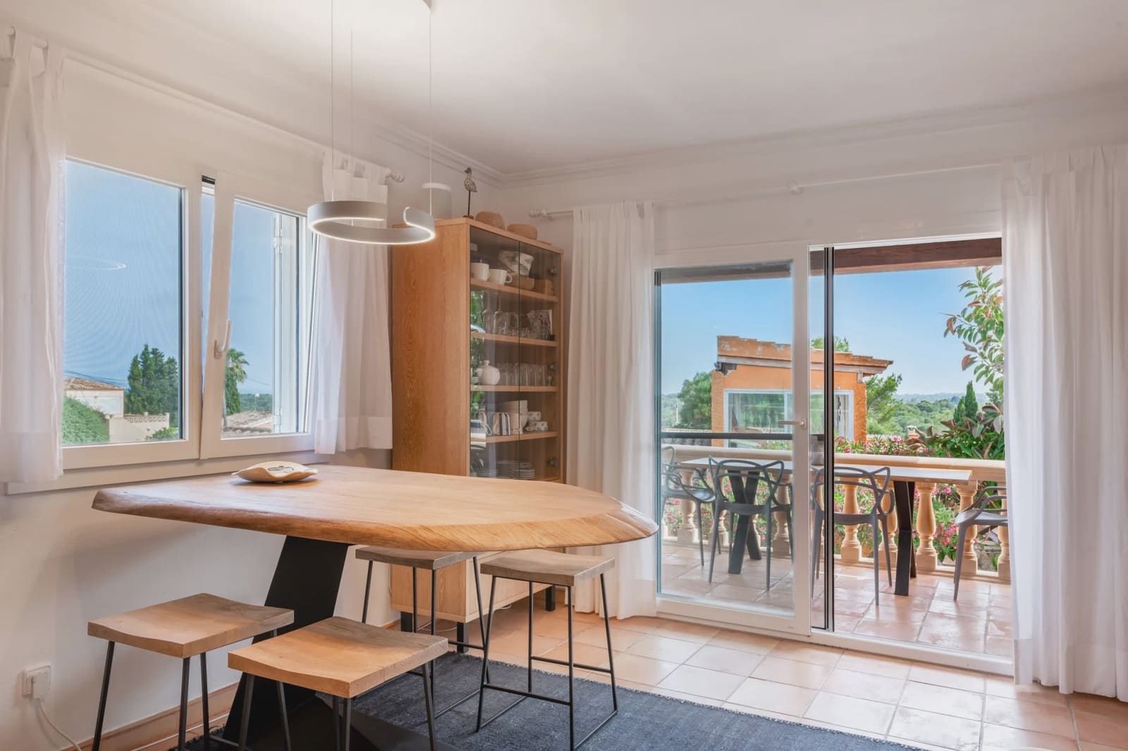 2 makuuhuone Omakotitalo myytävänä paikassa Cala Romantica mukana 
autotalli - 425 000 € (Ref: 9200899)