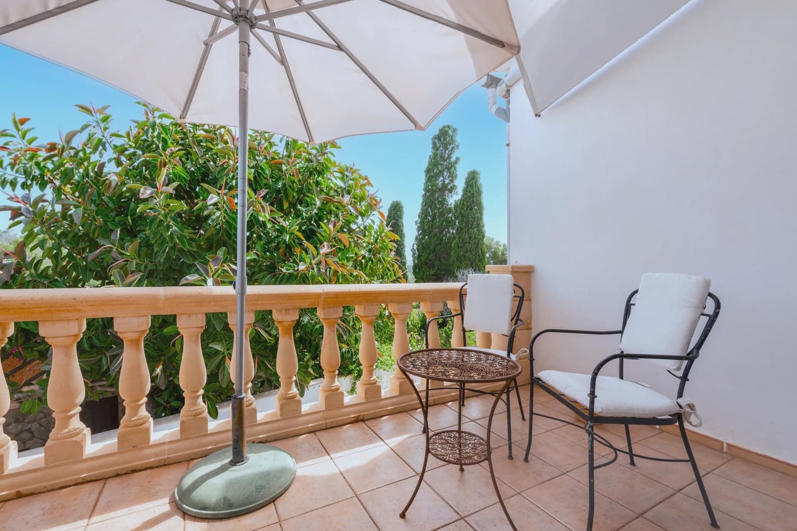 2 makuuhuone Omakotitalo myytävänä paikassa Cala Romantica mukana 
autotalli - 425 000 € (Ref: 9200899)