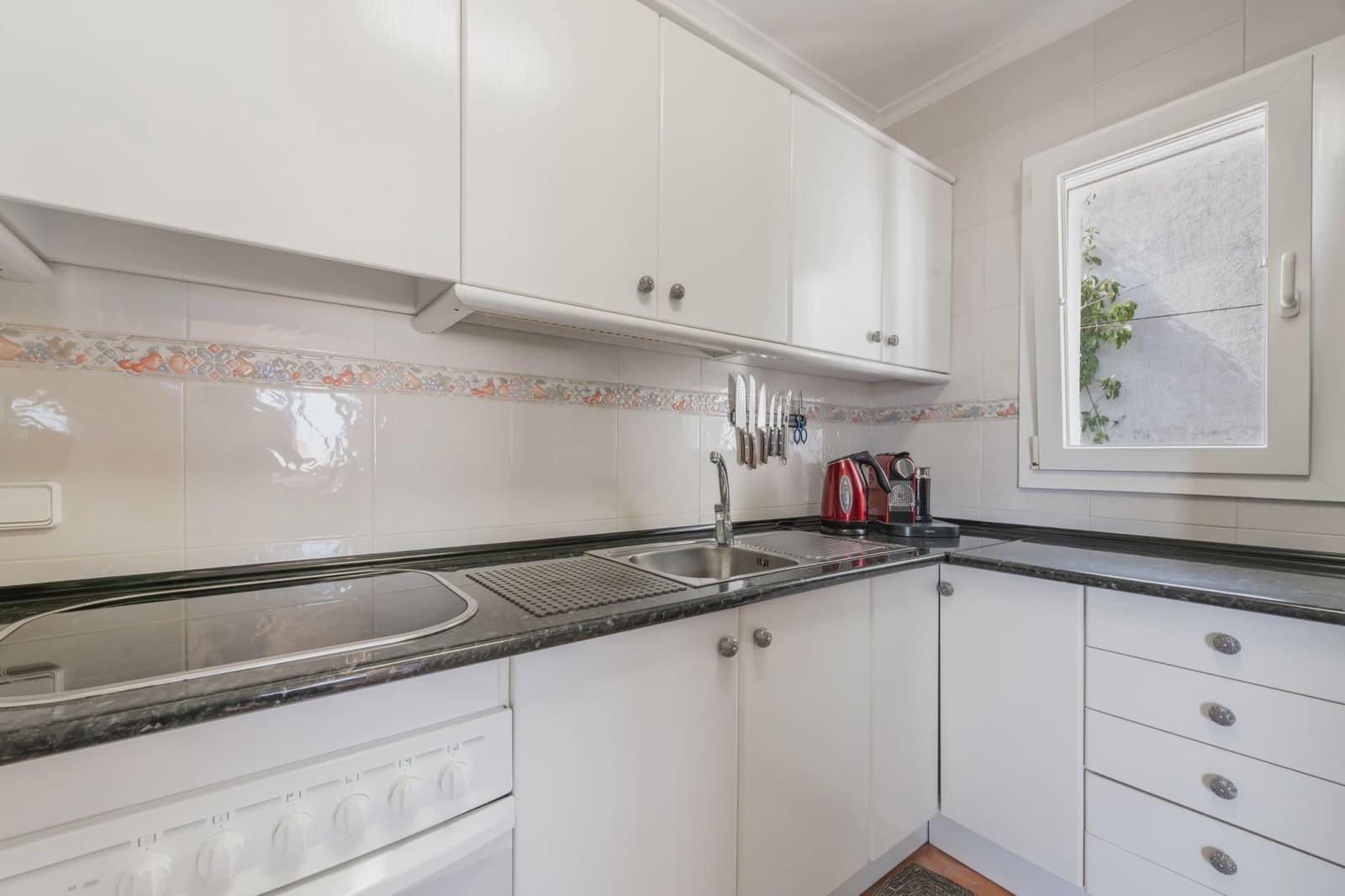 2 makuuhuone Omakotitalo myytävänä paikassa Cala Romantica mukana 
autotalli - 425 000 € (Ref: 9200899)