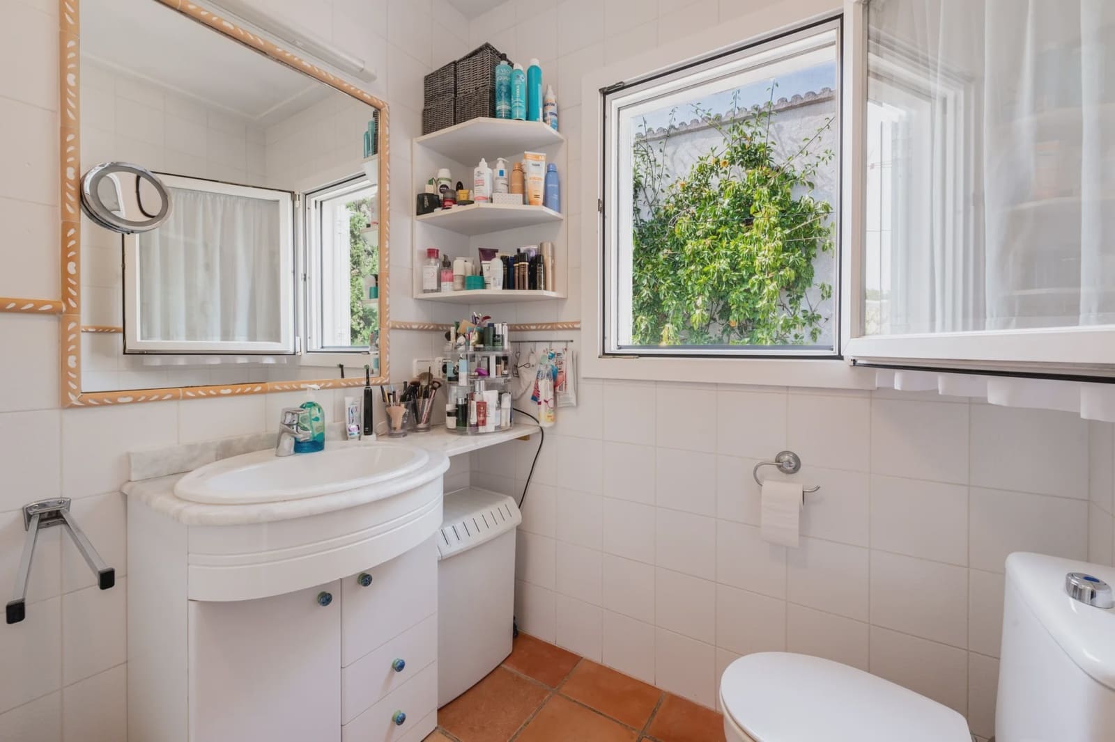 2 makuuhuone Omakotitalo myytävänä paikassa Cala Romantica mukana 
autotalli - 425 000 € (Ref: 9200899)