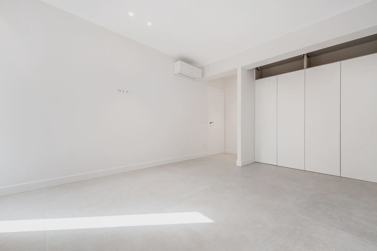 4 bedroom Townhouse for sale in Vilafranca de Bonany - € 850,000 (Ref: 9240675)