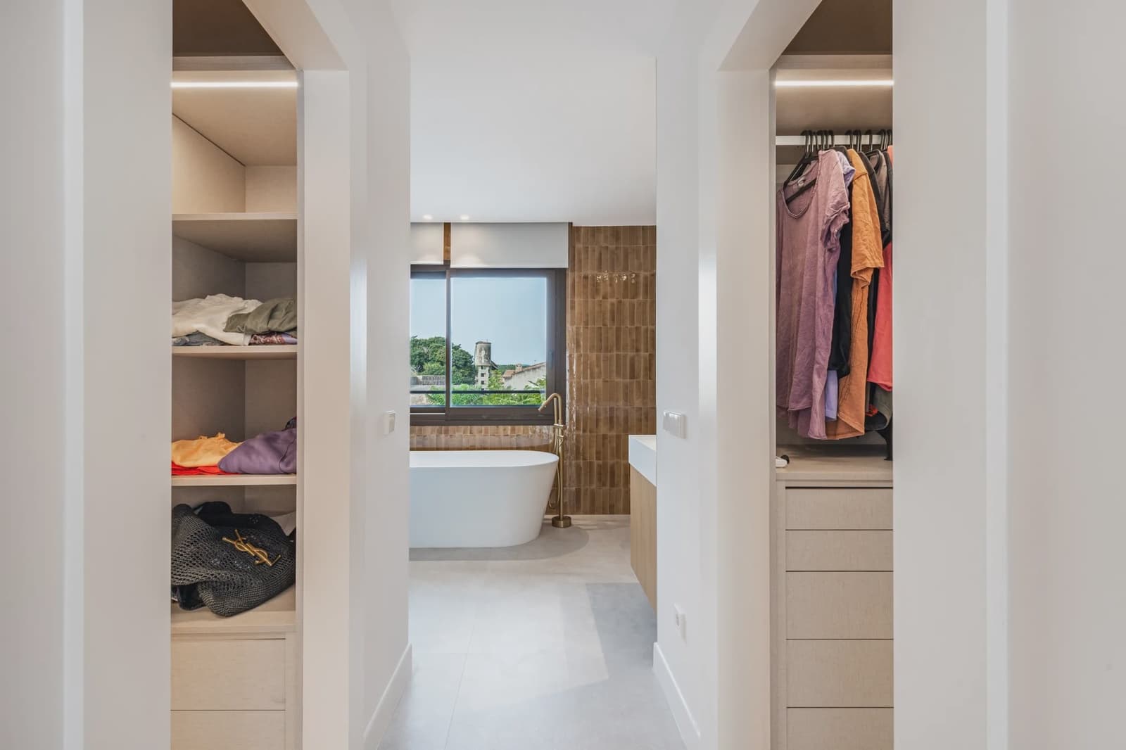 4 bedroom Townhouse for sale in Vilafranca de Bonany - € 850,000 (Ref: 9240675)