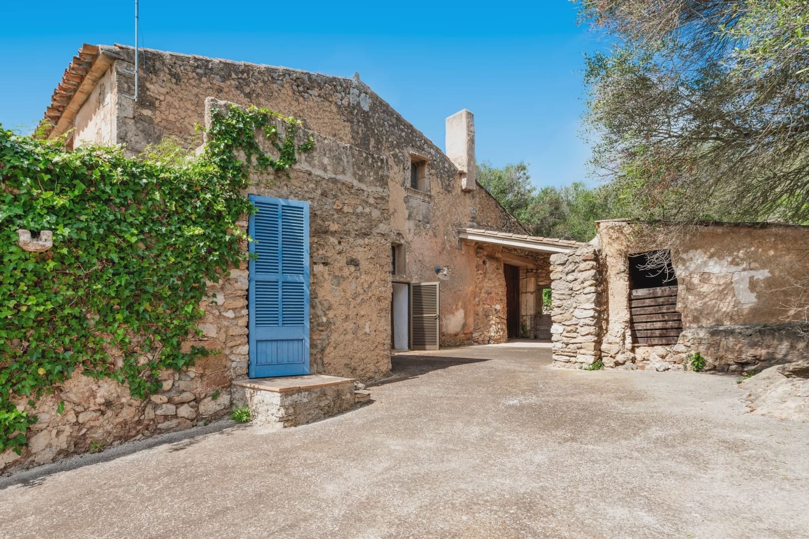 5 bedroom Finca/Country House for sale in Sant Llorenc des Cardassar - € 2,500,000 (Ref: 9253915)