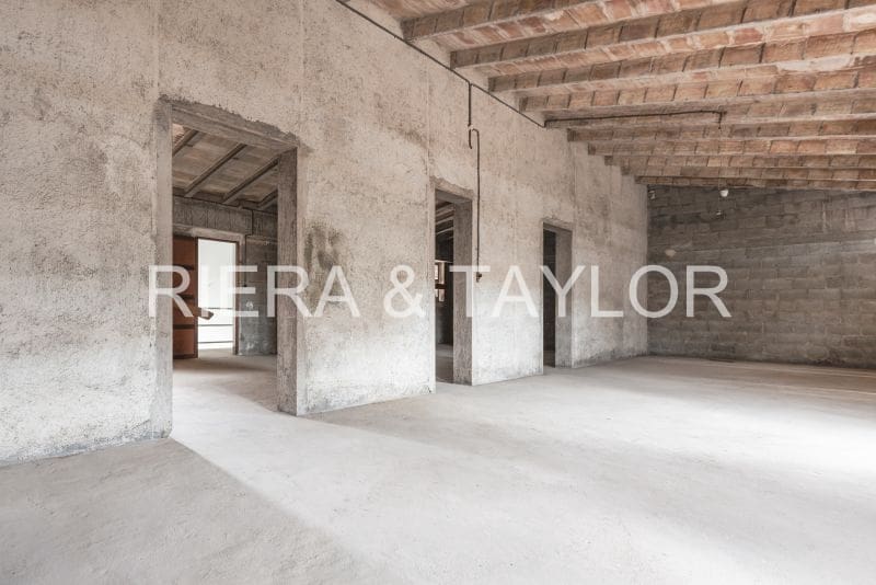 Kaupallinen myytävänä paikassa Manacor - 600 000 € (Ref: 9287919)