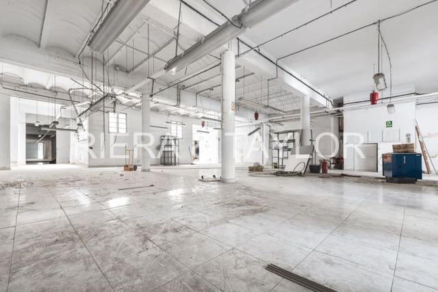 Kaupallinen myytävänä paikassa Manacor - 600 000 € (Ref: 9287919)