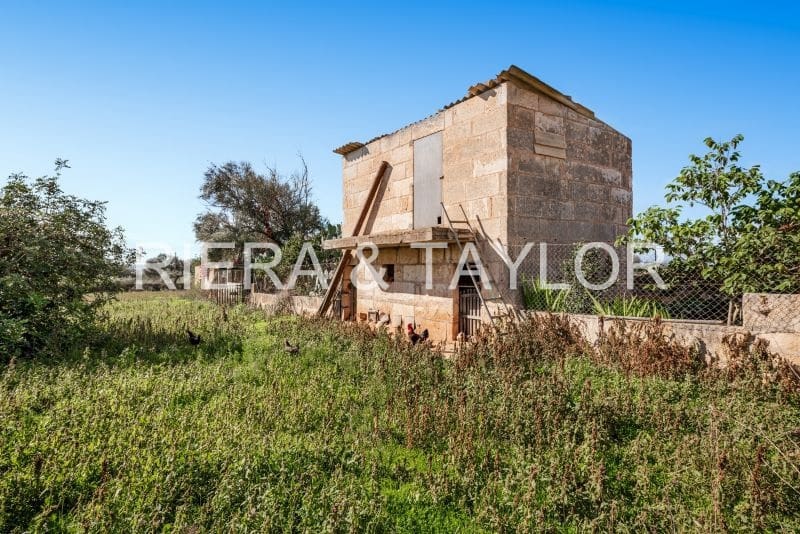 5 bedroom Finca/Country House for sale in Santa Margalida - € 370,000 (Ref: 9372138)