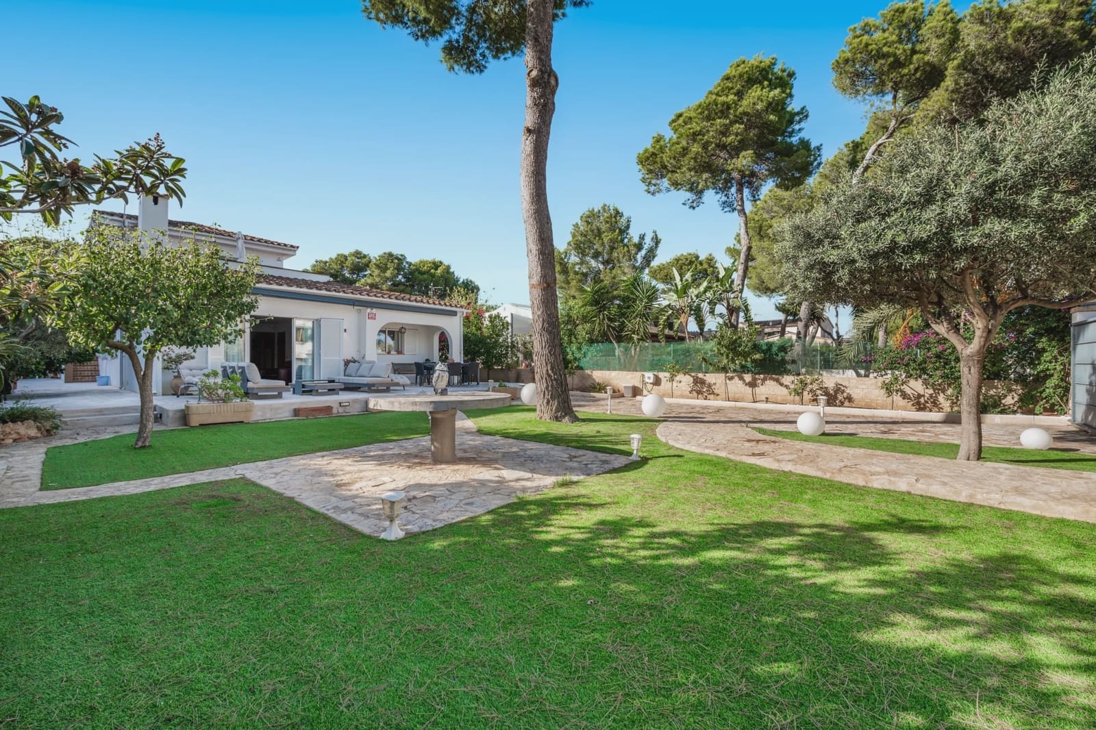 4 bedroom Townhouse for sale in Calvia - € 1,150,000 (Ref: 9414522)