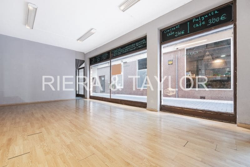 Kaupallinen myytävänä paikassa Manacor - 240 000 € (Ref: 9444970)