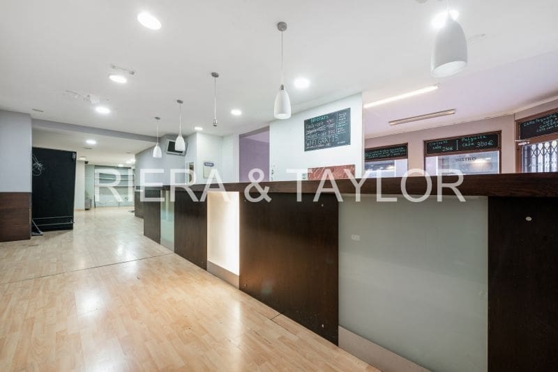 Kaupallinen myytävänä paikassa Manacor - 240 000 € (Ref: 9444970)