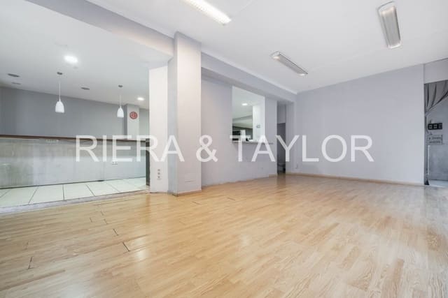 Kaupallinen myytävänä paikassa Manacor - 240 000 € (Ref: 9444970)