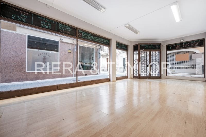 Kaupallinen myytävänä paikassa Manacor - 240 000 € (Ref: 9444970)