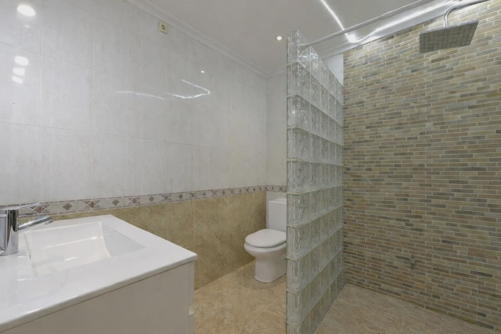4 bedroom Townhouse for sale in Maria de la Salud / Maria de la Salut - € 399,000 (Ref: 9570191)