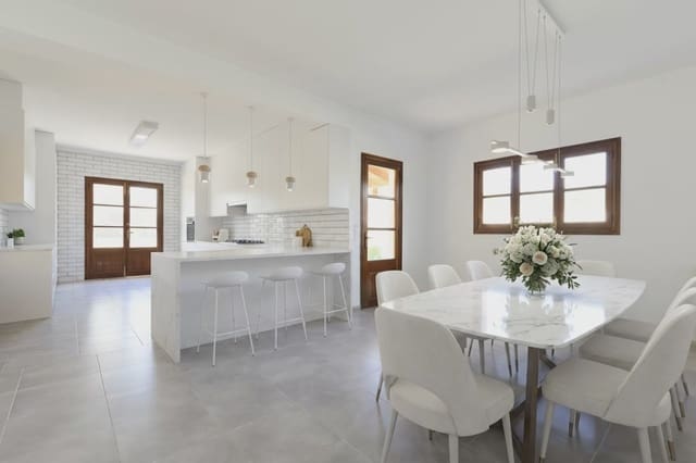 7 chambre Maison de Ville à vendre à Cala Millor, Son Servera - 900 000 € (Ref: 9632779)