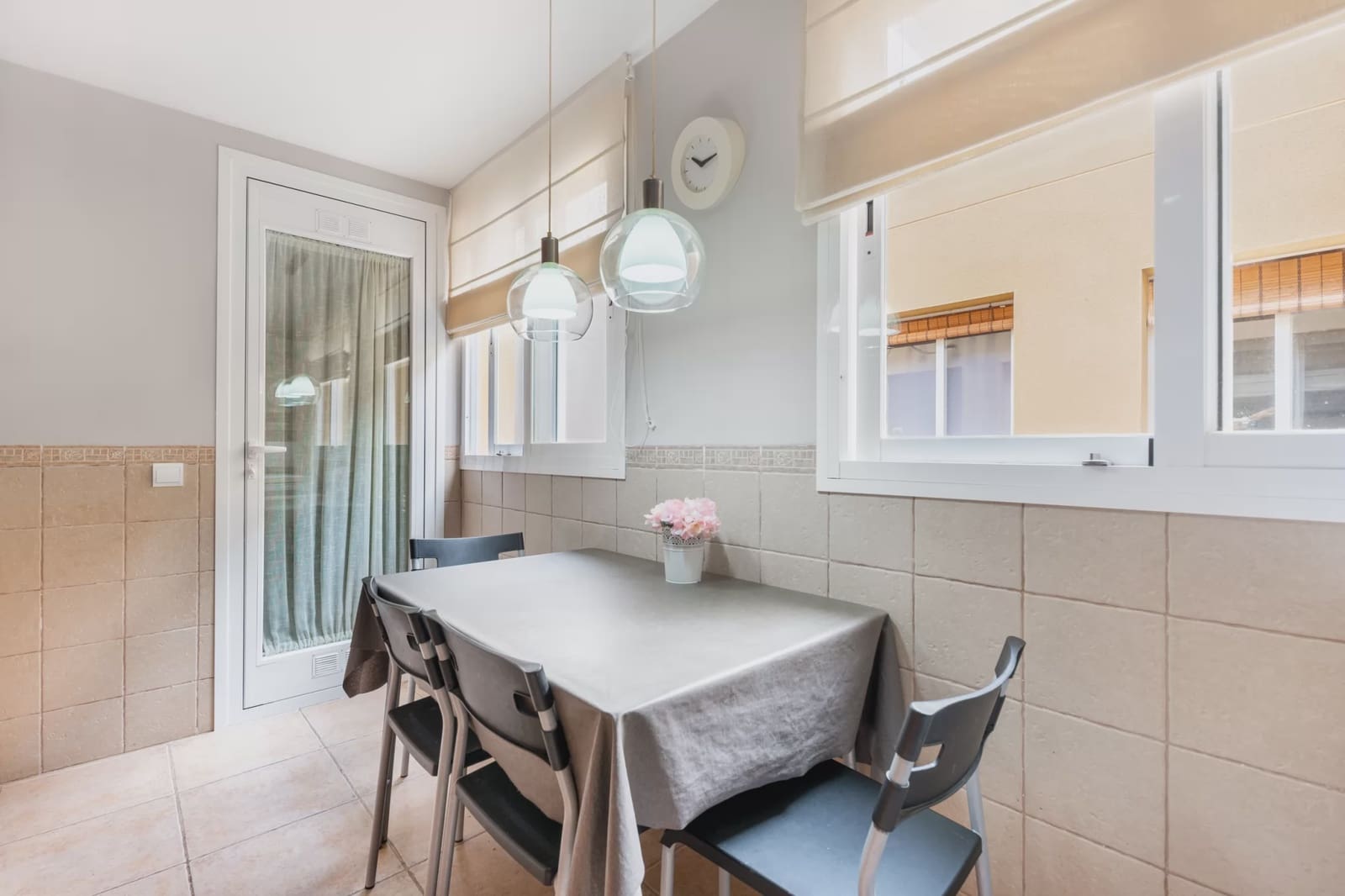 2 bedroom Apartment for sale in Vilafranca de Bonany - € 325,000 (Ref: 9634925)