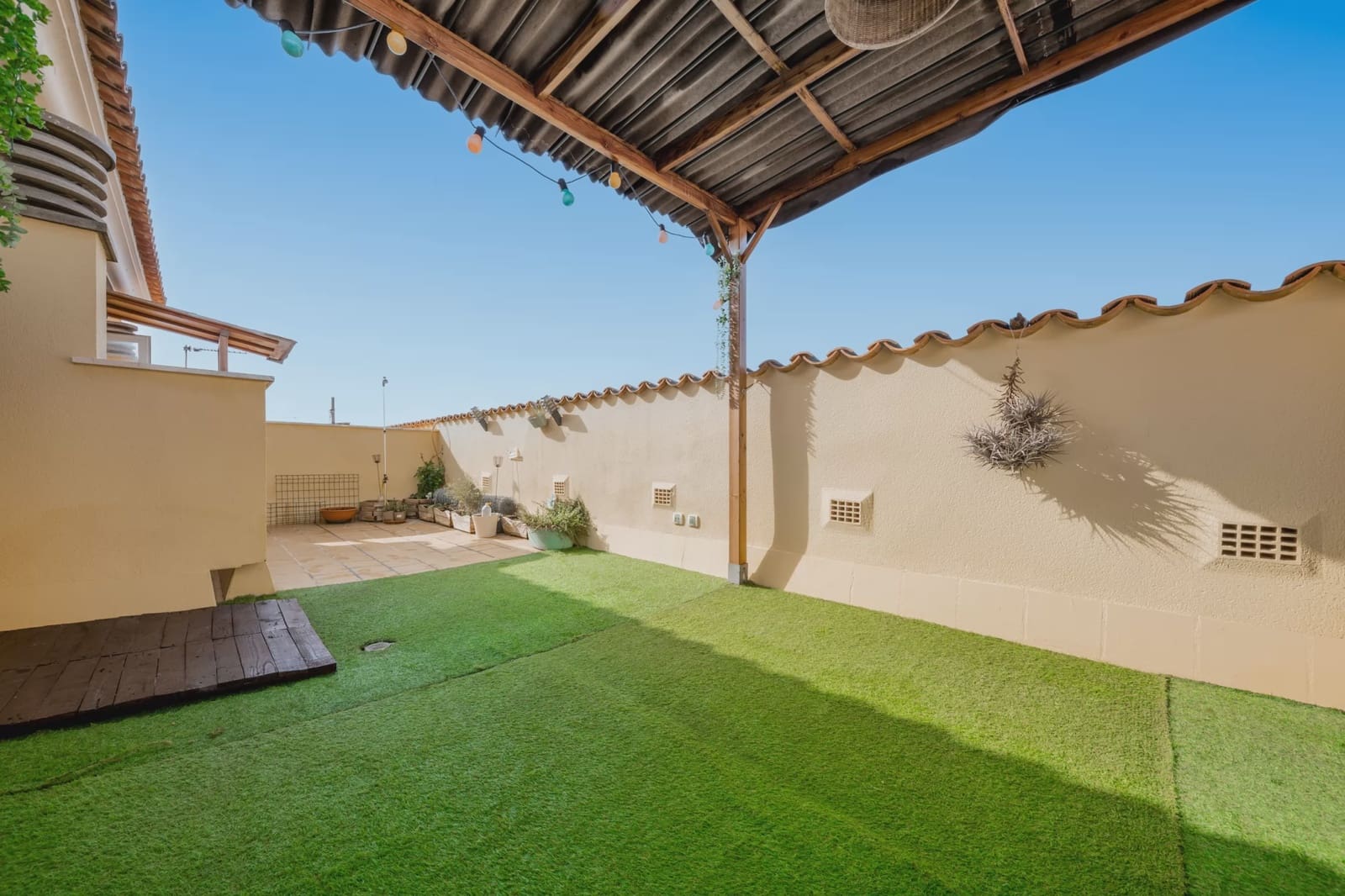 2 bedroom Apartment for sale in Vilafranca de Bonany - € 325,000 (Ref: 9634925)