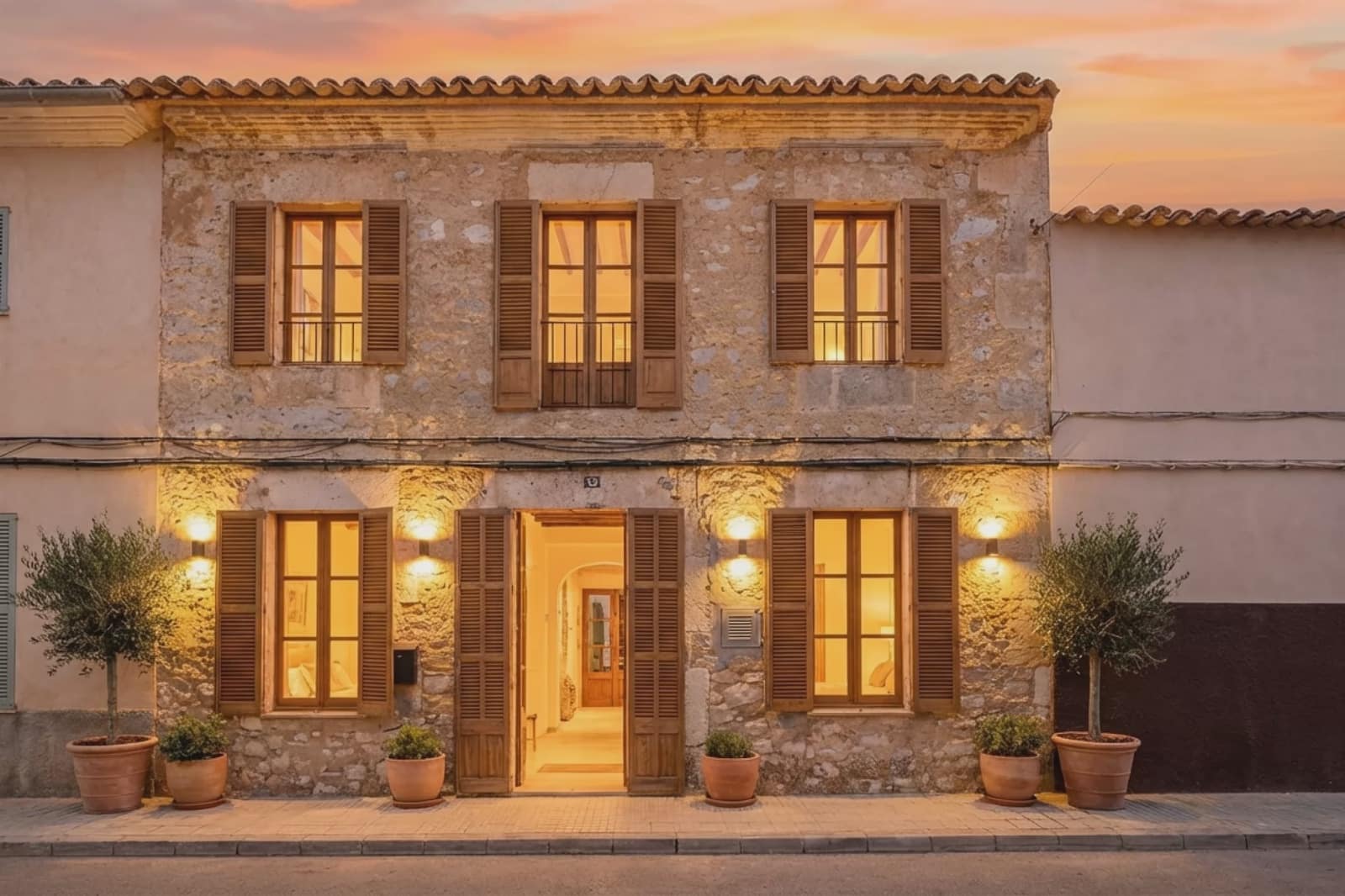 3 bedroom Townhouse for sale in Sant Llorenc des Cardassar - € 250,000 (Ref: 9635029)